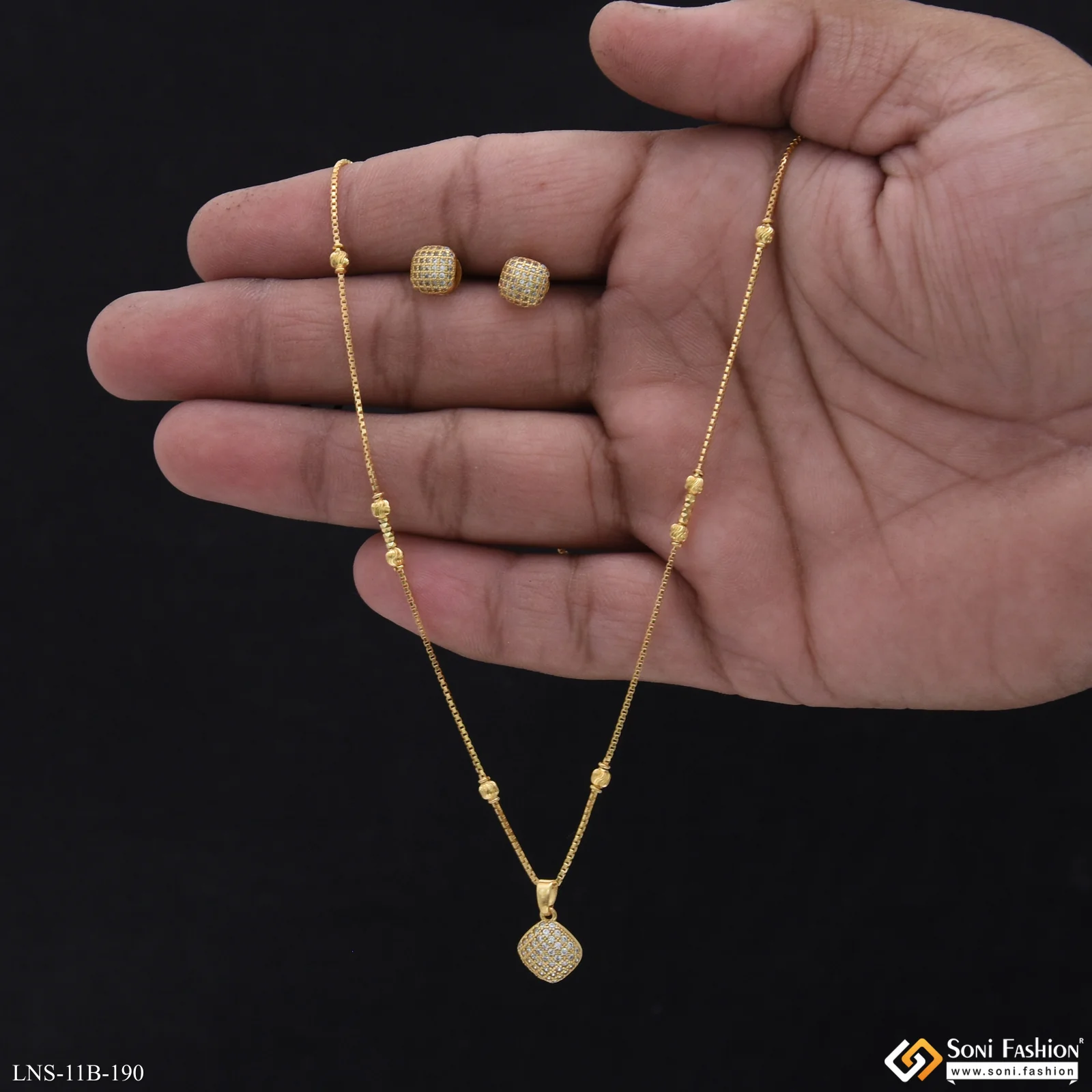 Unique Design Gold Plated Chain Pendant With Earrings for Ladies - Style B190 - Image 3