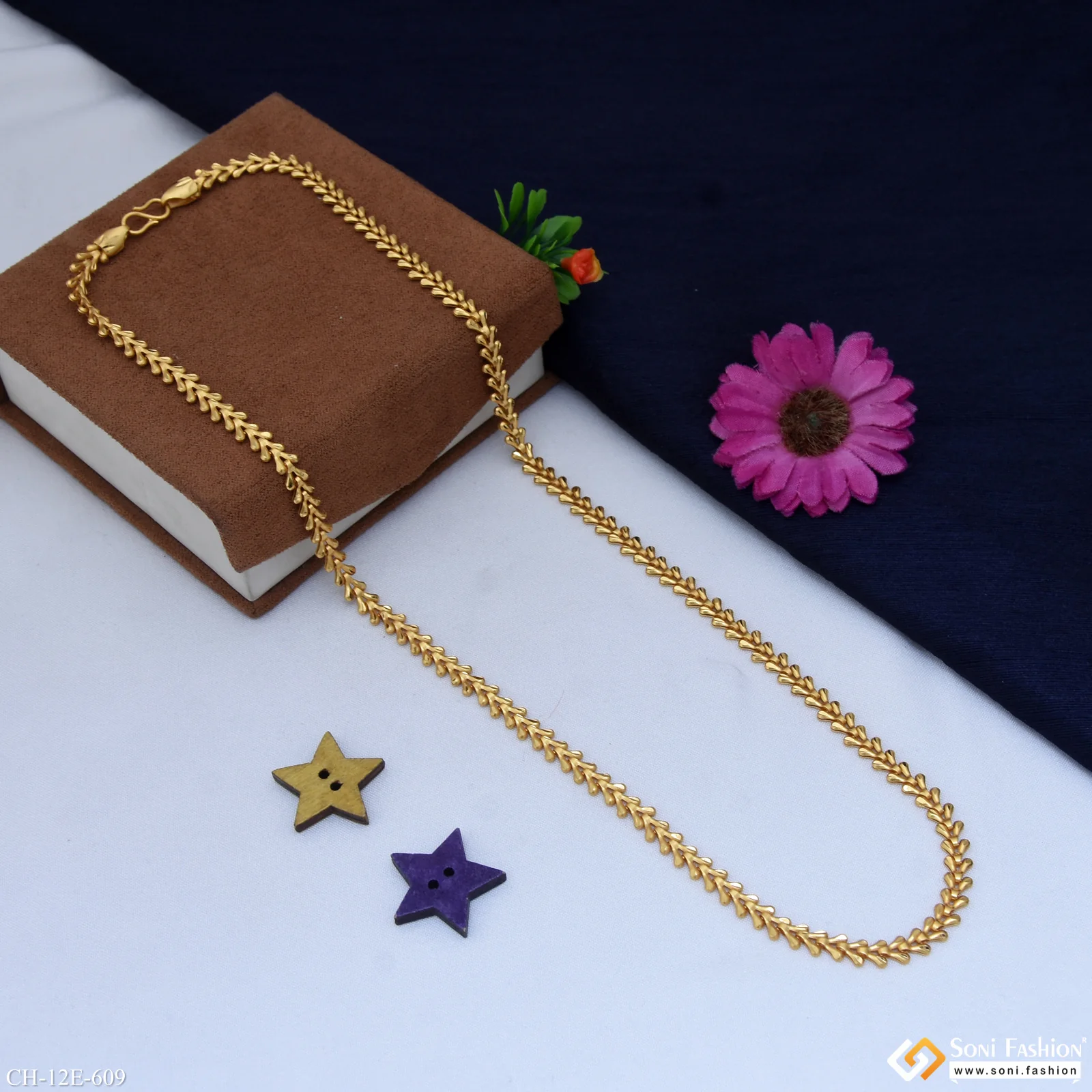 V Shape Prominent Design Gold Plate Chain for Men - Style E609 - Image 4