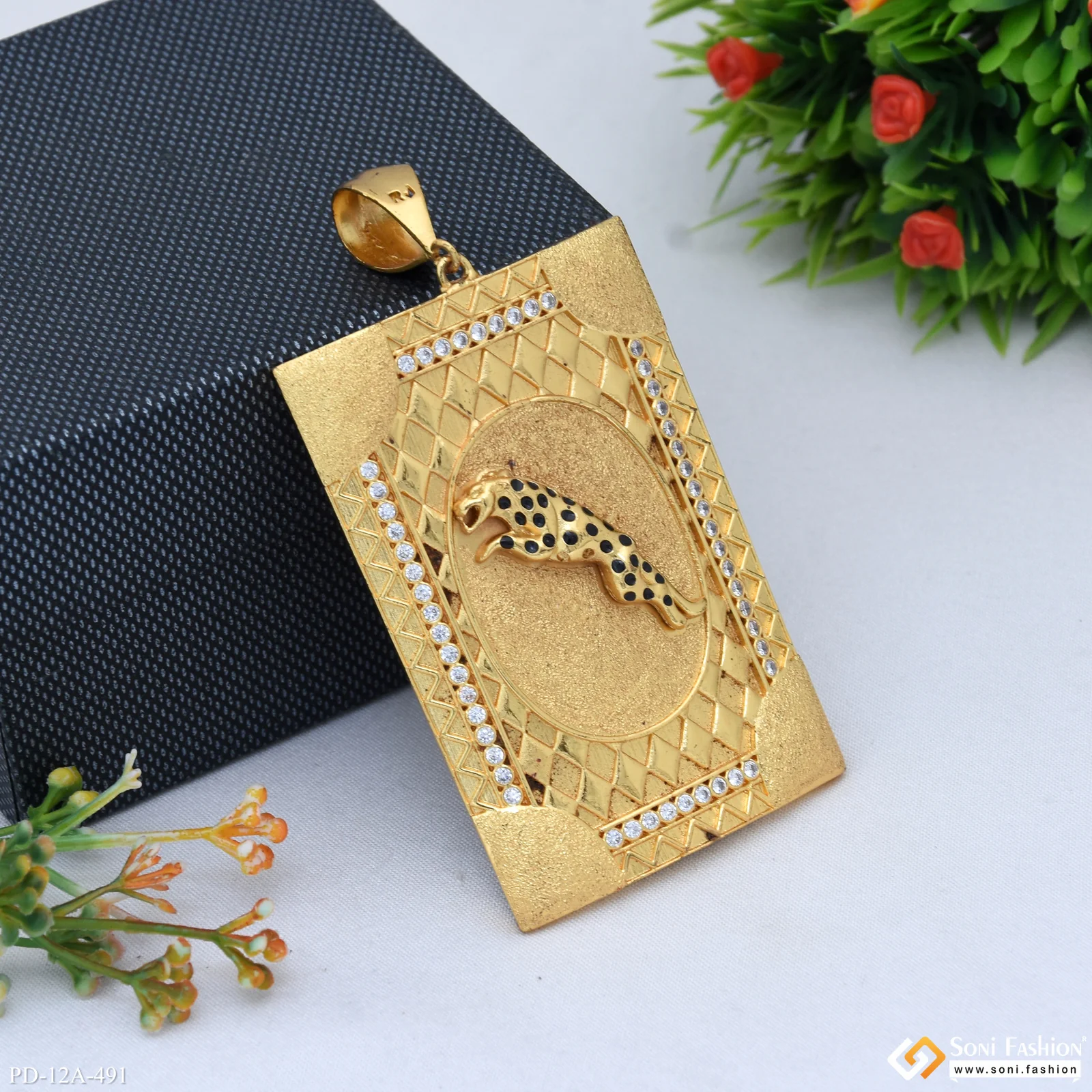 Very Big Size Jaguar In Texture Background With Diamond Gold Plated Attractive Pendant - Style A491 - Image 3