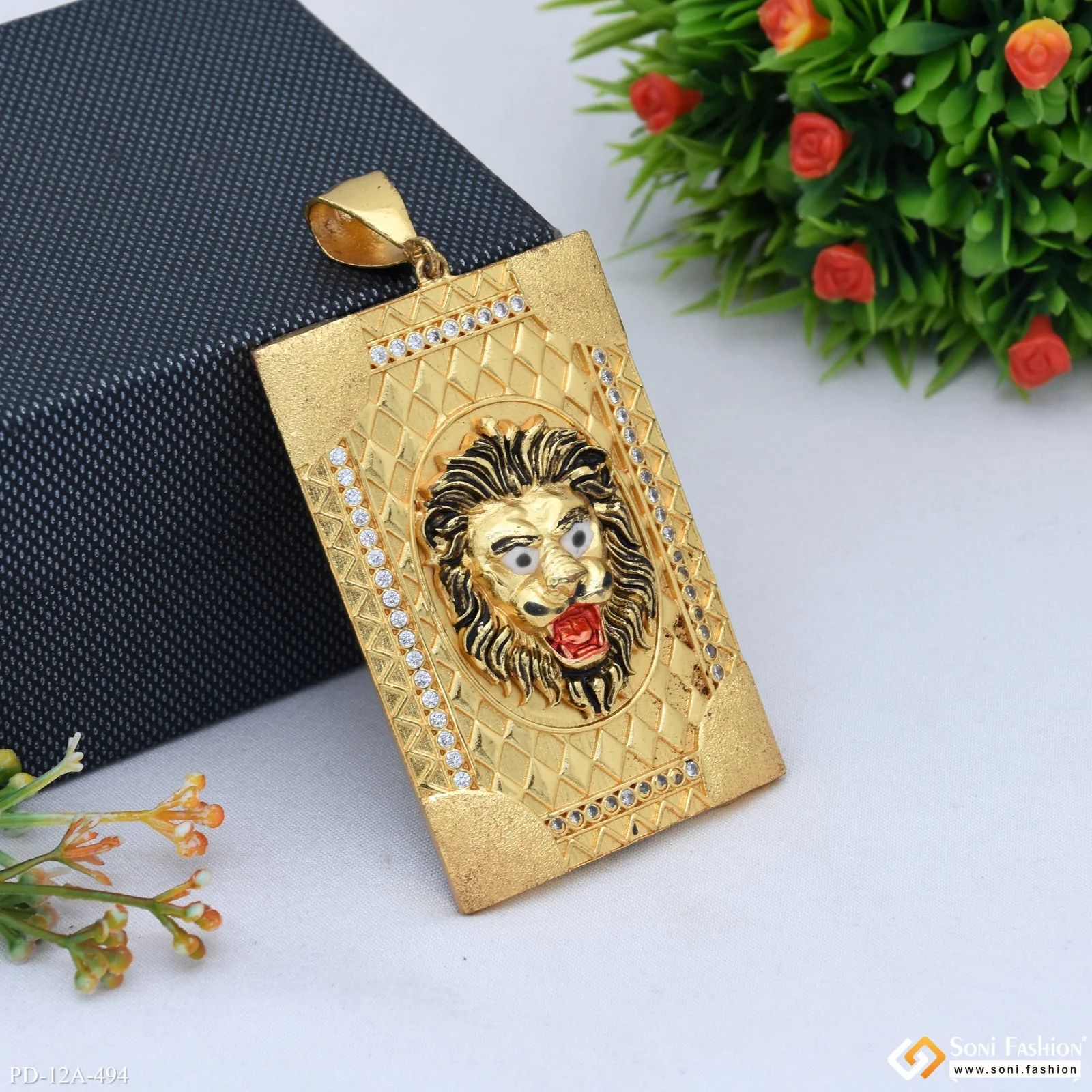 Very Big Size Lion In Texture Background With Diamond Gold Plated Attractive Pendant - Style A494 - Image 3