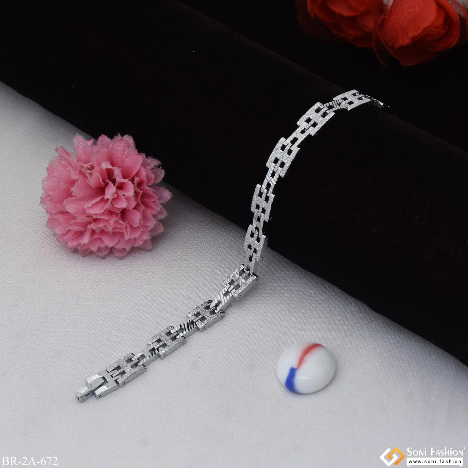 Very Delicate Glossy With H Pattern Dull Finish Silver Color Bracelet - Style A672 - Image 4
