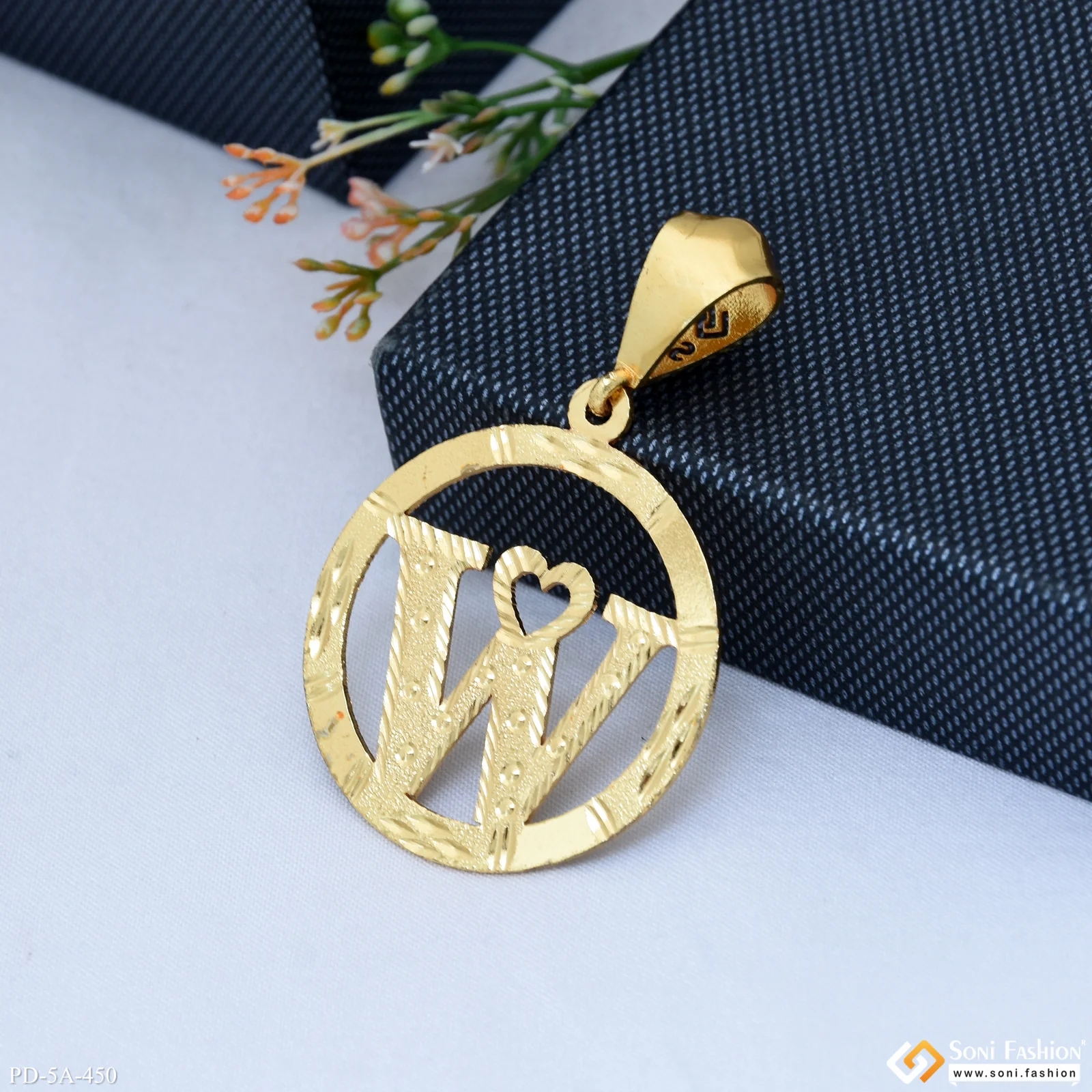 W Letter Alphabet Gold Plated Cnc Cut Pendant With King Crown Design - Style A450 - Image 4