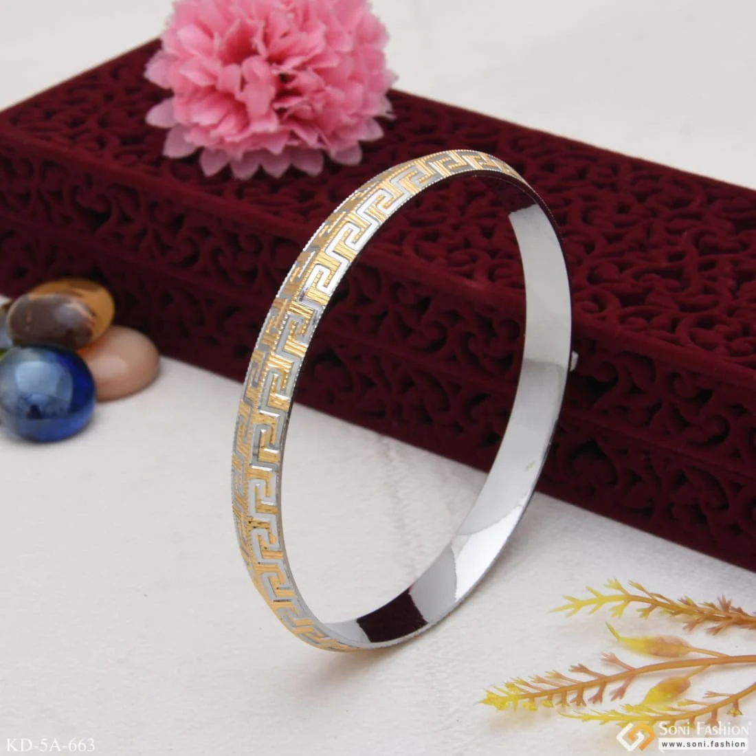 Zig Zag Dainty Design Best Quality Golden & Silver Color Kada for Men - Style A663 - Image 2
