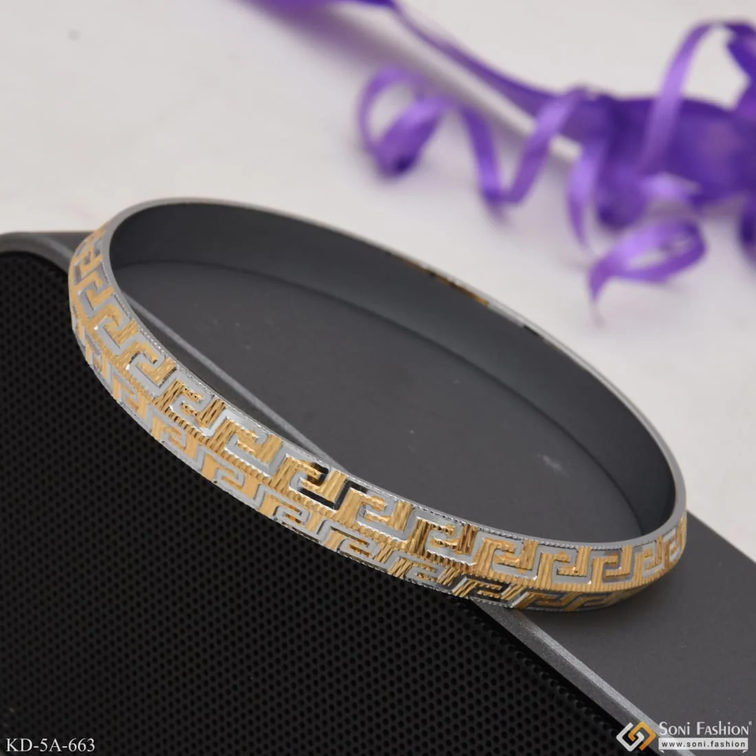 Zig Zag Dainty Design Best Quality Golden & Silver Color Kada for Men - Style A663 - Image 5